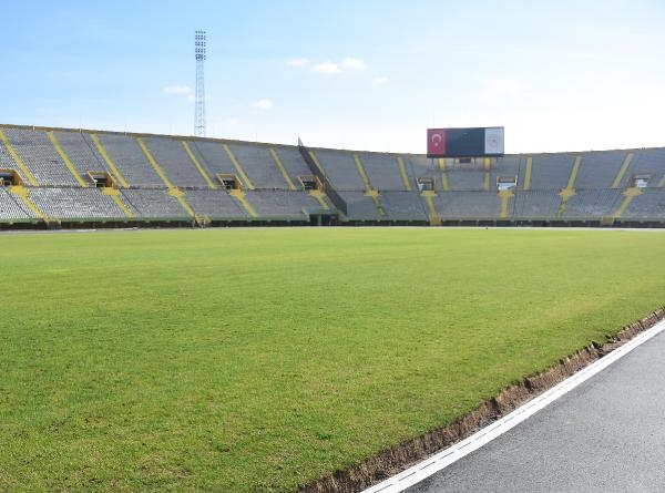 Milyonluk stadyum atıl durumda!