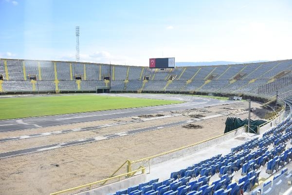 Milyonluk stadyum atıl durumda!