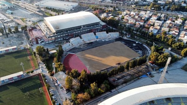 Milyonluk stadyum atıl durumda!