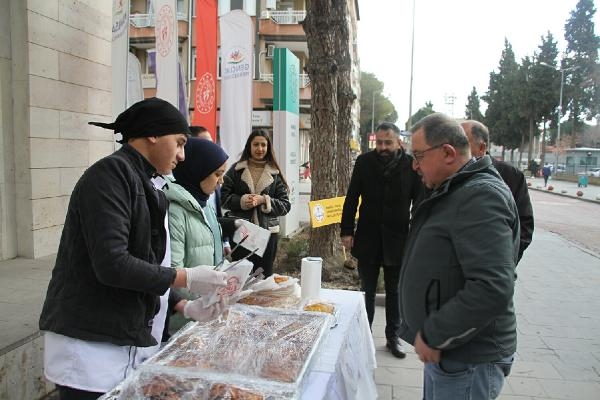 Öğrenciler, ürünleri SMA'lı minik Duru için sattı