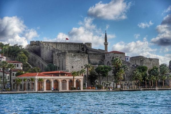 Restore edilen atıl Çeşme Gümrük Binası, Kent Müzesi olacak