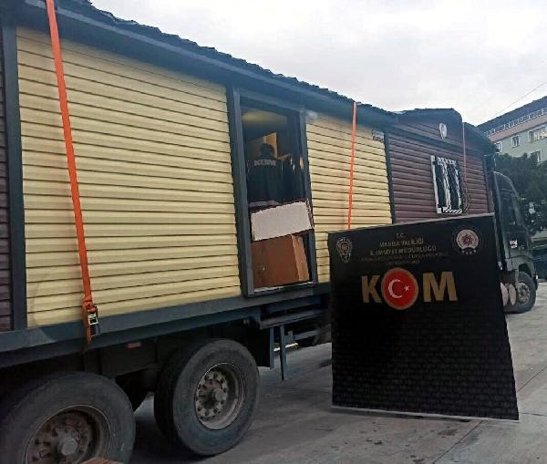 TIR'daki konteyner evde 10 milyon kaçak sigara