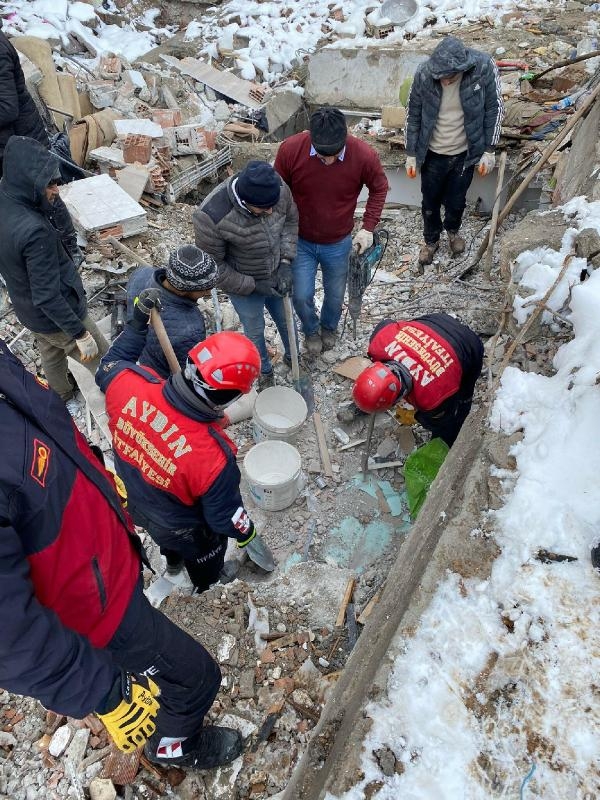 Aydın Büyükşehir ekipleri Malatya'da kurtarma çalışmasına başladı