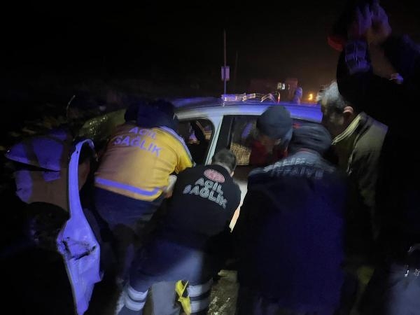 Balıkesir'de otomobil devrildi: 1 ölü, 3 yaralı