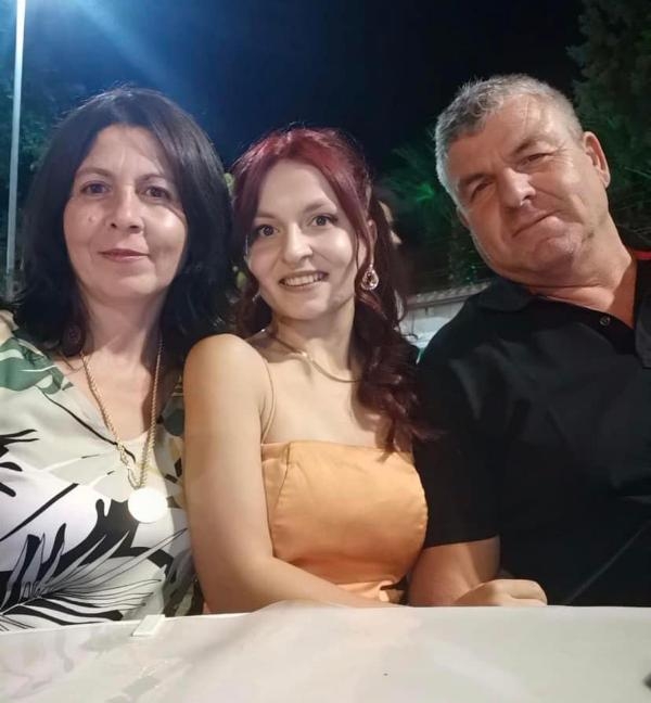 Depremde hayatını kaybeden Büşra öğretmen, Aydın'da toprağa verildi