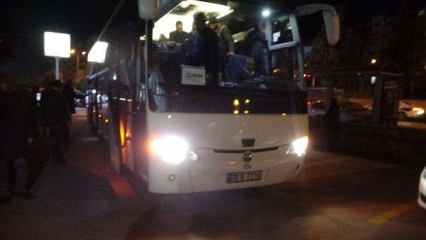 Dışarıya çıkarken bizi duvardan duvara fırlattı