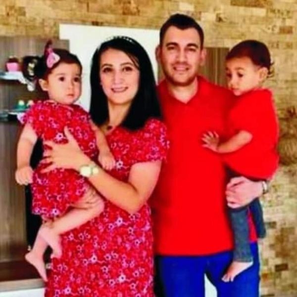 Hatay'da enkazda kalan astsubay ve ailesi, Çanakkale'de toprağa verildi