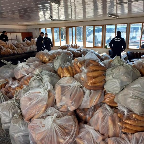 İzmirli fırıncılar depremzedeler için üretiyor! Her gün 50 bin ekmek
