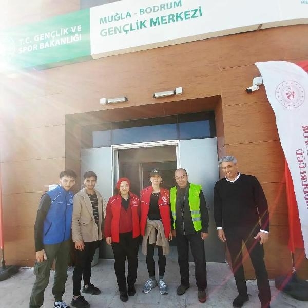 Oyuncu Birce Akalay'dan kampanya