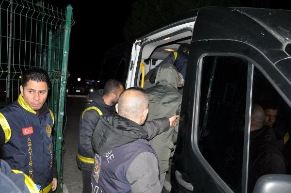 Silahlı saldırganı aracıyla böyle ezdi! O anlar