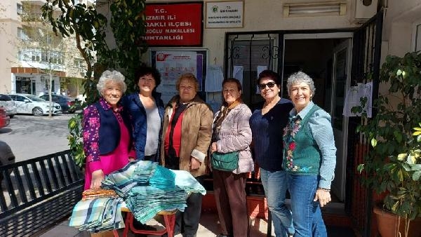 Bayraklılı kadınlar, deprem bölgesine emzirme önlükleri gönderdi