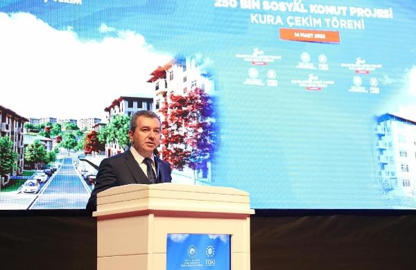 Bergama 2. Etap TOKİ konutları kura çekilişinde şanslılar sevindi