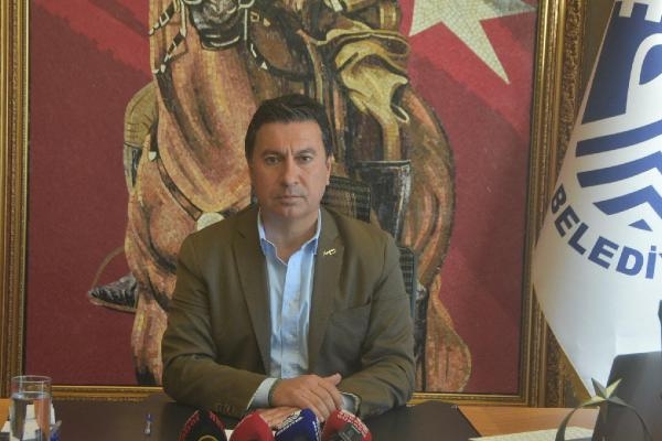 Bodrum'da sahile dökülen beyaz kum belediye ekipleri tarafından kaldırıldı
