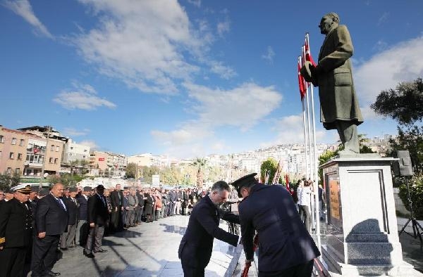 Çanakkale Deniz Zaferi'nin 108'inci yılı Bayraklı'da kutlandı