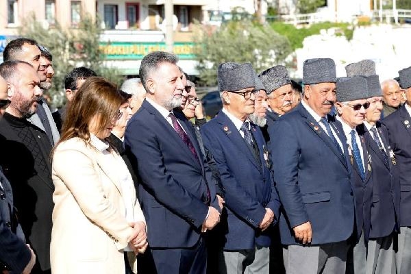 Çanakkale Deniz Zaferi'nin 108'inci yılı Bayraklı'da kutlandı