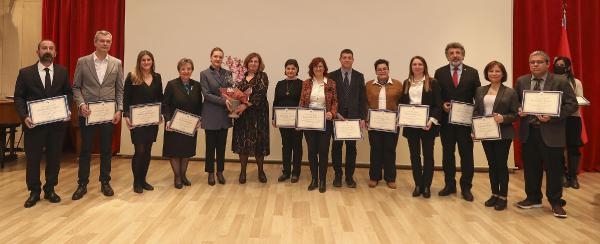 Dokuz Eylül'de 124 akademisyene profesörlük belgeleri verildi