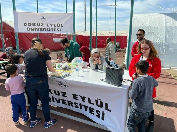 İzmir Dokuz Eylül Üniversitesi Adıyaman'da her ihtiyaca koşuyor