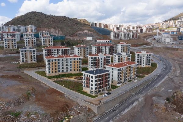 İzmir'de 30 Ekim depremi sonrası 4 bin 602 konut tamamlandı