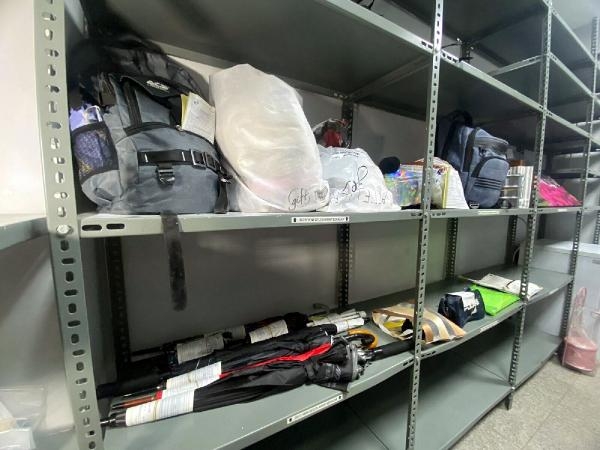 İzmir'de, toplu taşıma araçlarında binlerce ürün unutuldu