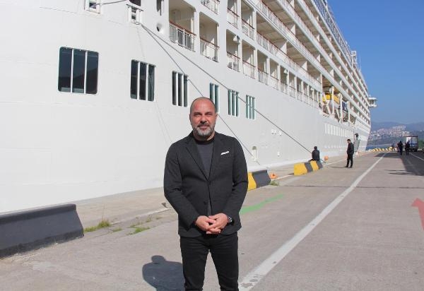 İzmir'e, yılın ilk kruvaziyer gemisi geldi