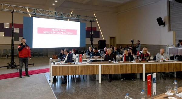 Kuşadası Belediye Başkanı Günel'in AKUT kararına meclisten destek