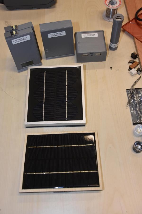 Liselilerden, depremzedeler için güneş enerjili taşınabilir şarj cihazı