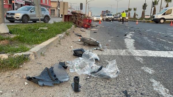 Motosikletle elektrikli bisiklet çarpıştı: 2 ölü