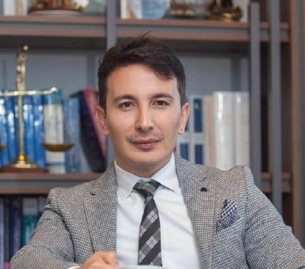 Ünlü oyuncuya 'hakaret' suçundan ceza