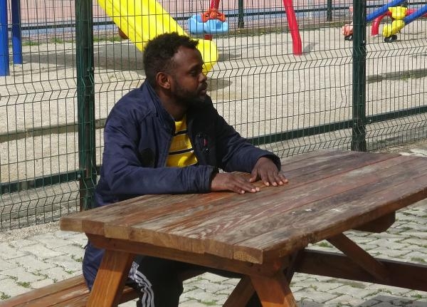 Yunan askerleri sırtından bıçakladı
