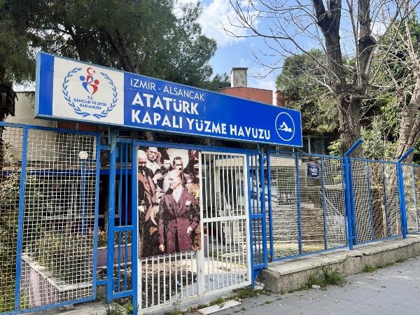 56 yıllık Atatürk Yüzme Havuzu yıkılıyor