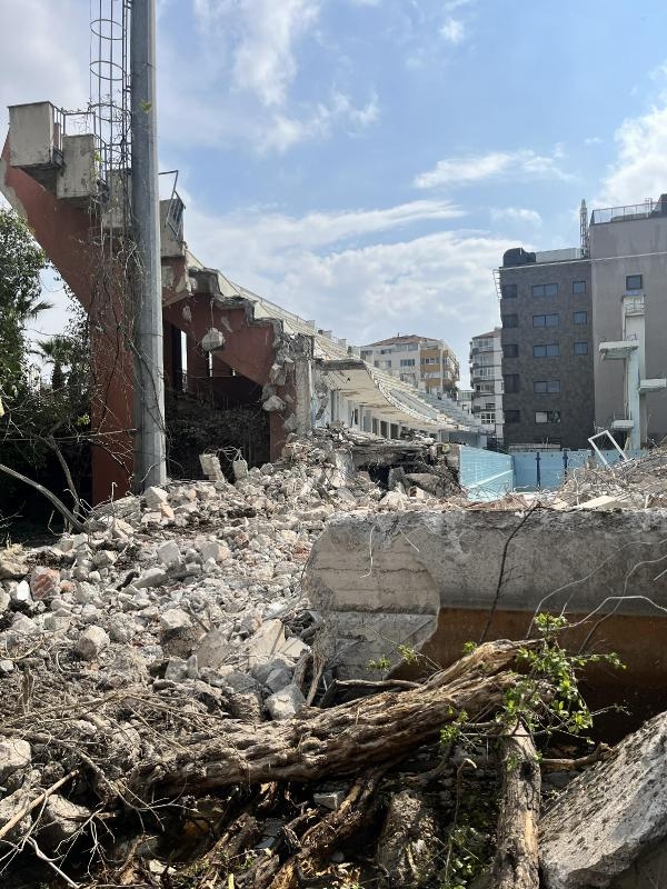 56 yıllık Atatürk Yüzme Havuzu yıkılıyor