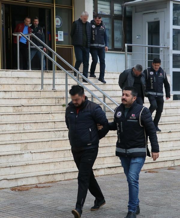 97 emekliyi 8 milyon lira dolandırdılar