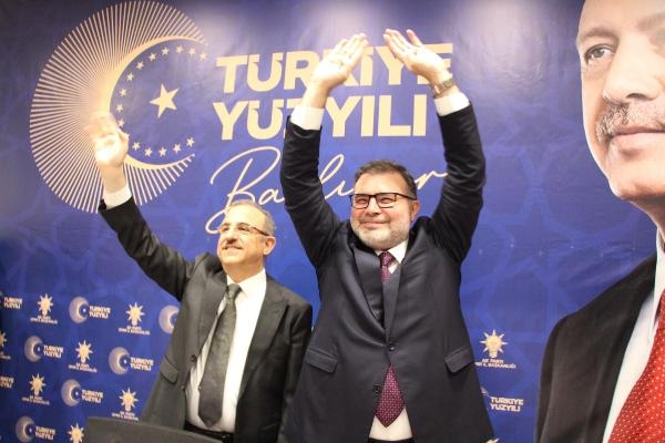 AK Parti İzmir İl Başkanlığı'nda devir teslim