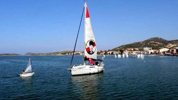 Atatürk'ün Foça'ya gelişinin 89'uncu yılı coşkuyla kutlandı