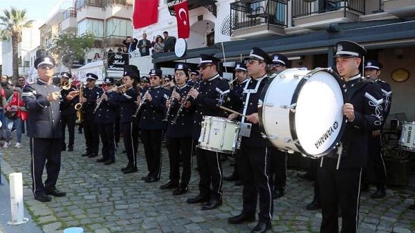 Atatürk'ün Foça'ya gelişinin 89'uncu yılı coşkuyla kutlandı