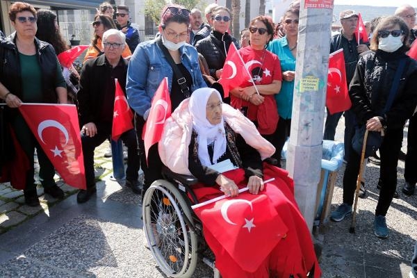 Atatürk'ün Foça'ya gelişinin 89'uncu yılı coşkuyla kutlandı