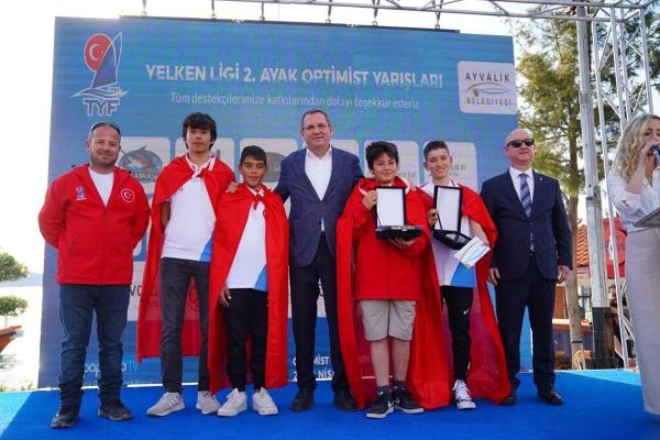 Ayvalık'ta yelken heyecanı