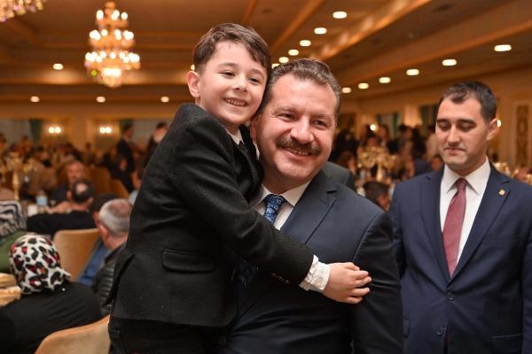 Balıkesir Büyükşehir Belediye Başkanı Yılmaz, muhtarlarla buluştu