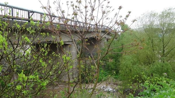 Balıkesir'de yaşanan selde, Kepsut köprüsünde çökme oldu