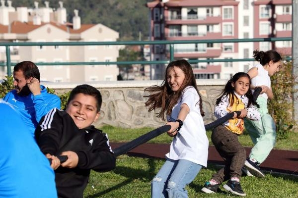 Bayraklı'da 23 Nisan Çocuk Bayramı şenlikleri erken başladı