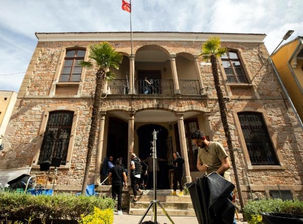 Bergama Belediyesi'nin tarihi hizmet binası film setine dönüştü
