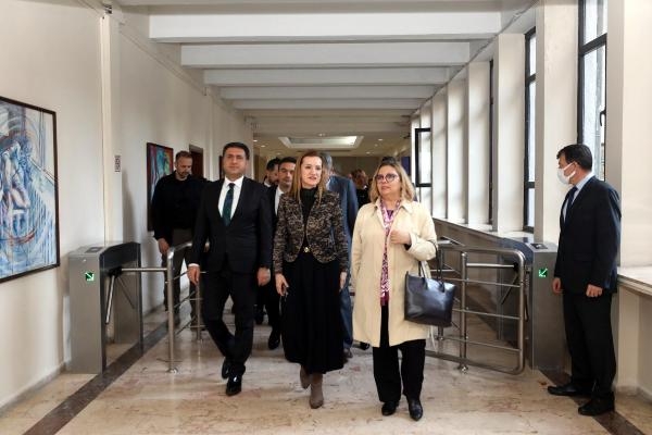 Dokuz Eylül Üniversitesi'nden deprem belgeseli; ön gösterimi yapıldı
