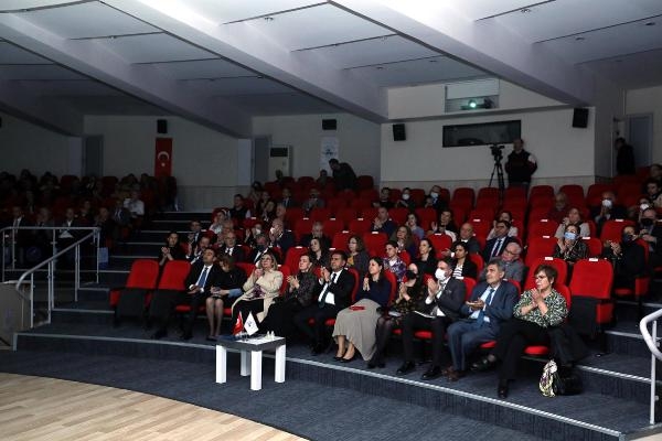 Dokuz Eylül Üniversitesi'nden deprem belgeseli; ön gösterimi yapıldı
