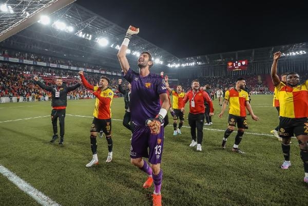 Göztepe'de bahar havası! Lideri devirdi