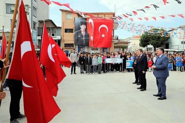 Kınık'ta 23 Nisan coşkusu