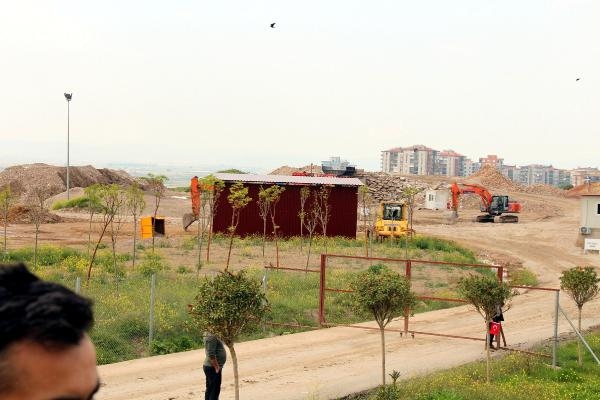 Menemen'de vatandaştan 'moloz' dökümüne tepki