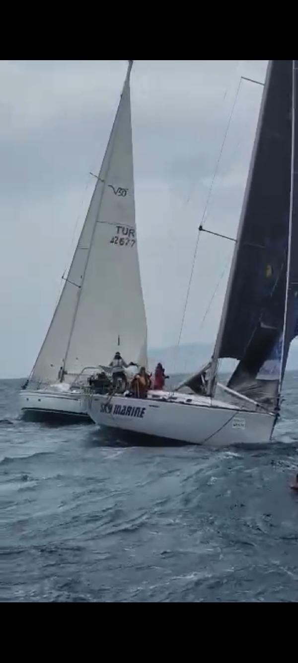 Yelken yarışmasında feci kaza! Bir tekne battı