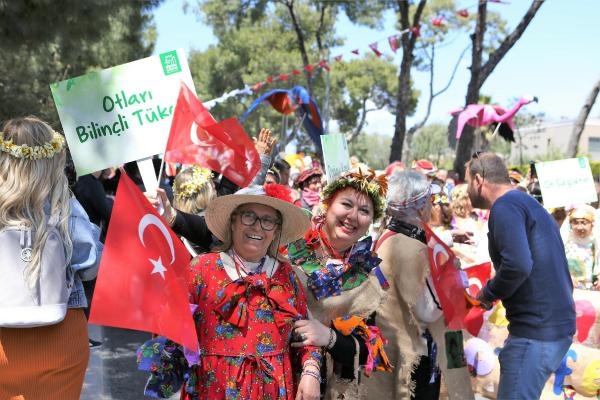 Alaçatı'da Ot Festivali izdihamı! Rekor katılım