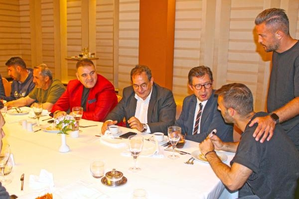 Altay divanla buluştu