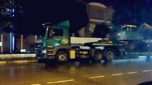 Balıkesir'de su baskını yaşanan yerlerde tahliye çalışması